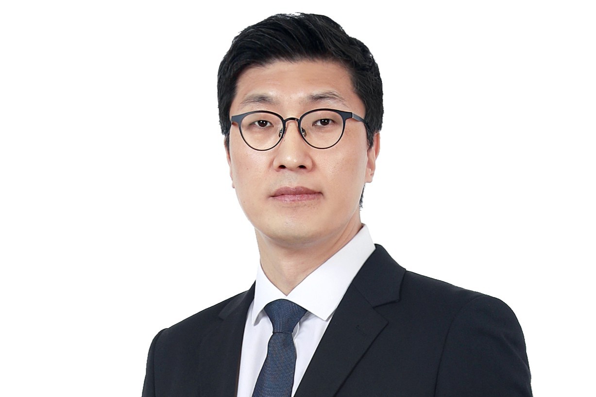 Yongwon Lee